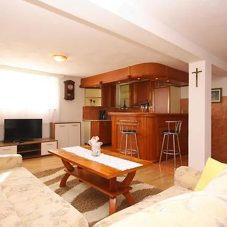 Apartment Appartmani Dzandara *