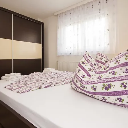 Appartmani Dzandara Brodarica (Sibenik-Knin)