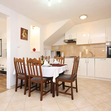 Apartment Appartmani Dzandara *