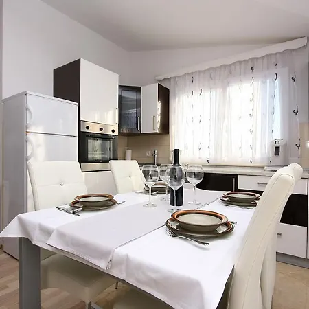 Apartment Appartmani Dzandara