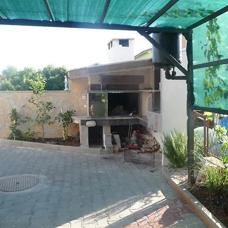 Appartmani Dzandara Apartment