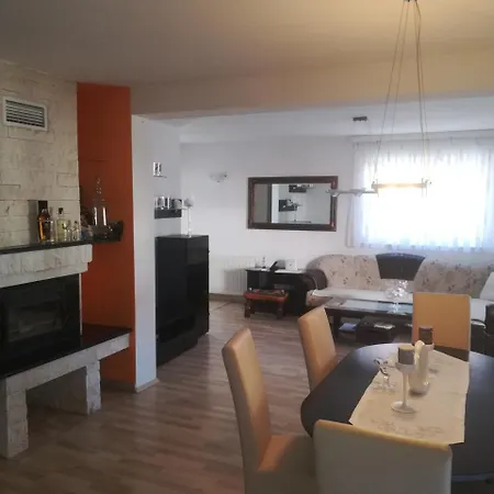 Apartment Appartmani Dzandara *